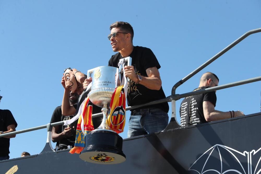 La fiesta del Valencia CF con la afición