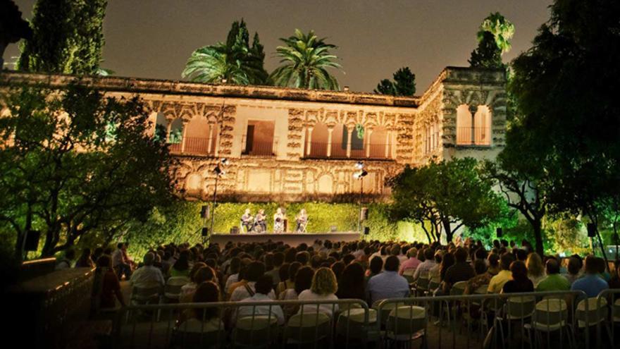 Una de las actuaciones en las Noches de los Jardines del Alcázar. / El Correo