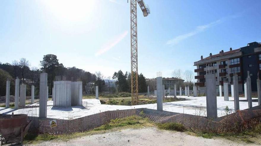 Estado de las obras del centro de salud de Gondomar tras paralizarse en 2015. // Adrian Irago