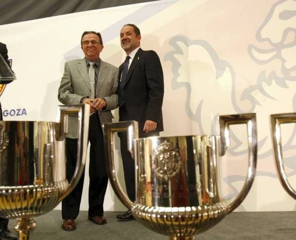 Entrega de las insignias de oro a los abonados veteranos del Real Zaragoza