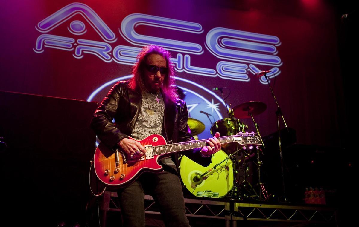 Ace Frehley, guitarrista original de KISS, fallece a los 74 años