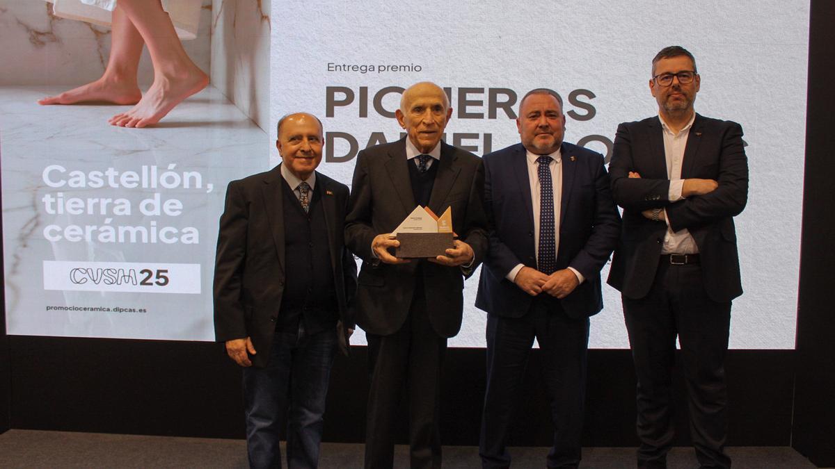 La Diputación de Castellón reconoce la labor de Carlos Camahort