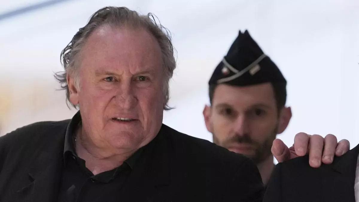 G谷rard Depardieu, condenado a 18 meses de c芍rcel por agresi車n sexual