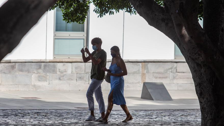 Darias: "Las aglomeraciones sin mascarilla no tienen ni amparo legal ni justificación"