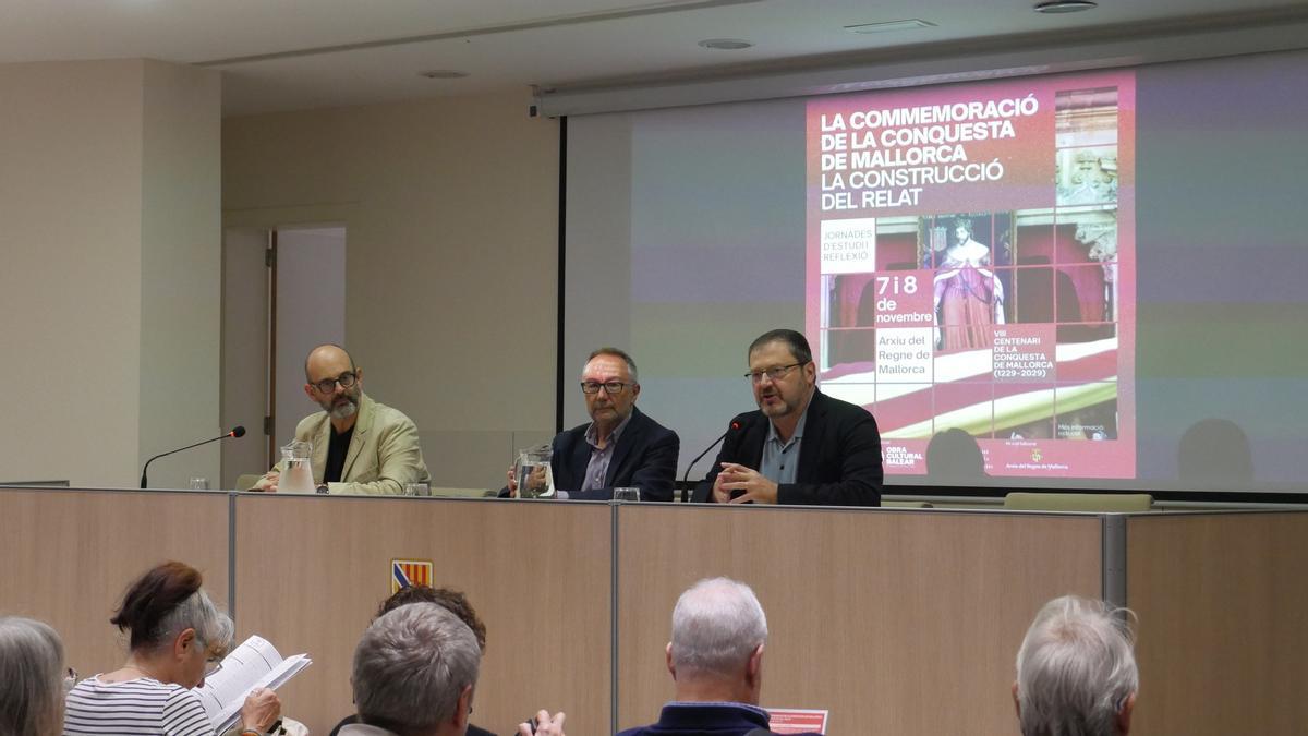 Sebastià Alzamora, Gabriel Ensenyat y Antoni Llabrés, en una de las sesiones celebradas durante dos días.