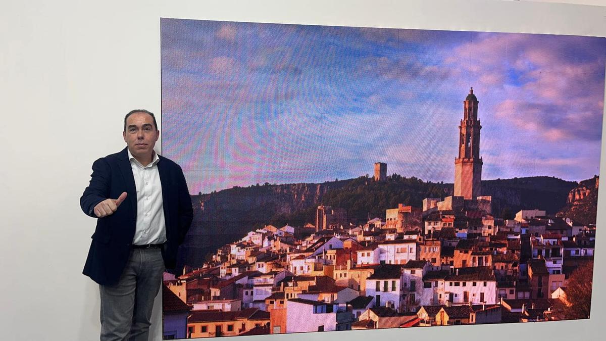 El alcalde de Jérica, Jorge Peiró, en una feria turística.