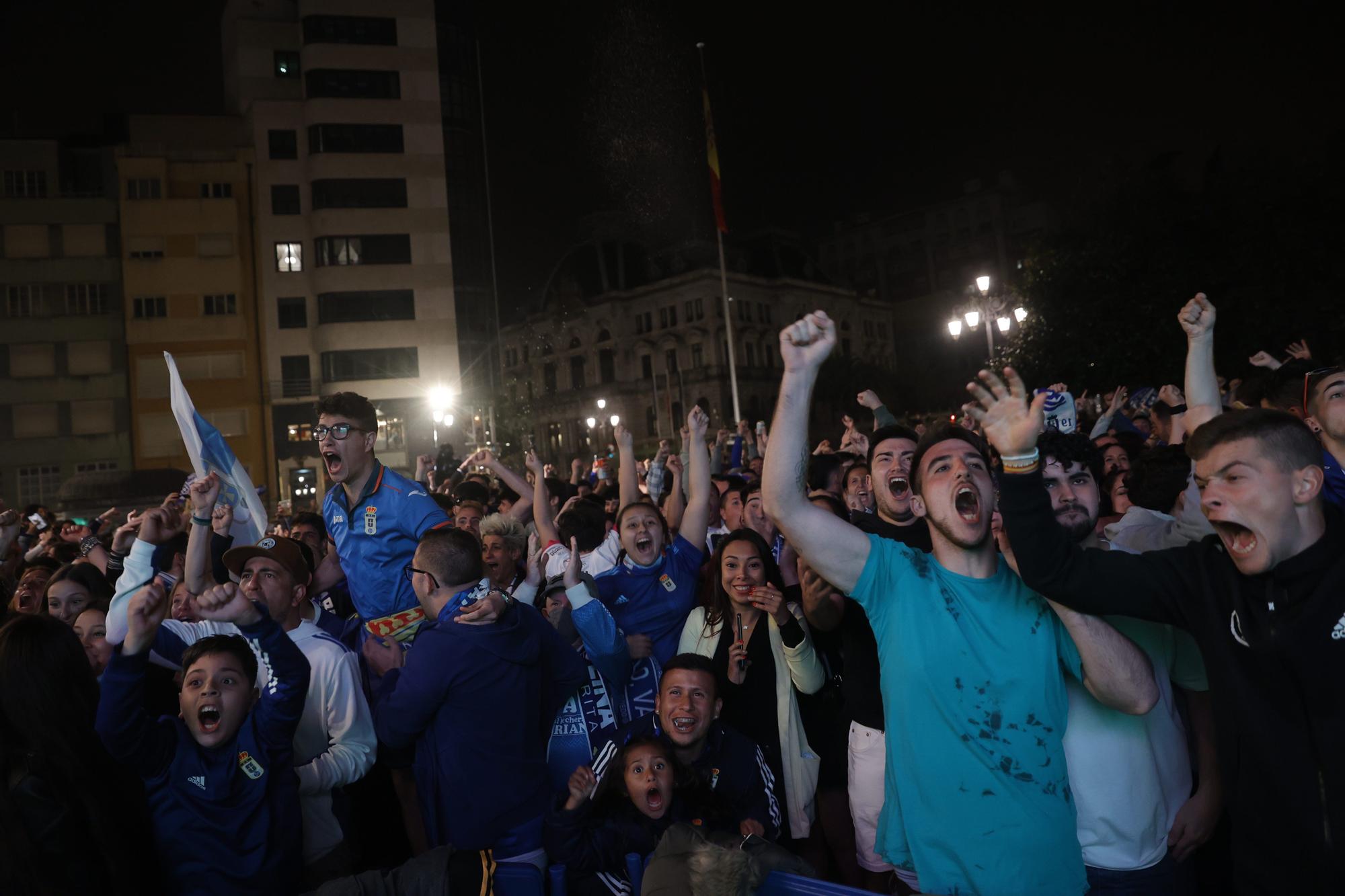 EN IMÁGENES: Así se desato locura azul en La Escandalera durante el derbi asturiano