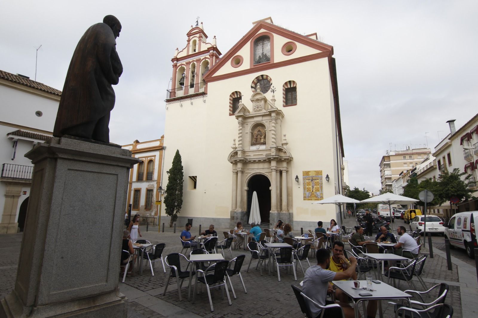 Paseo gráfico por las estatuas de Córdoba