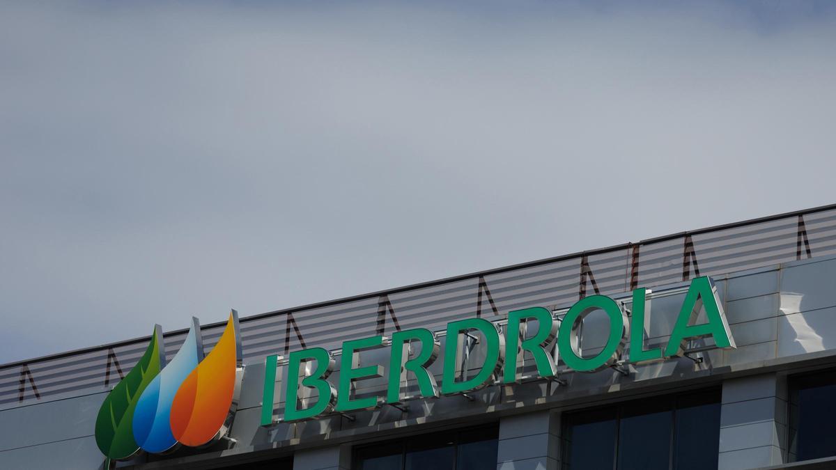 Archivo - Fachada de la sede de Iberdrola