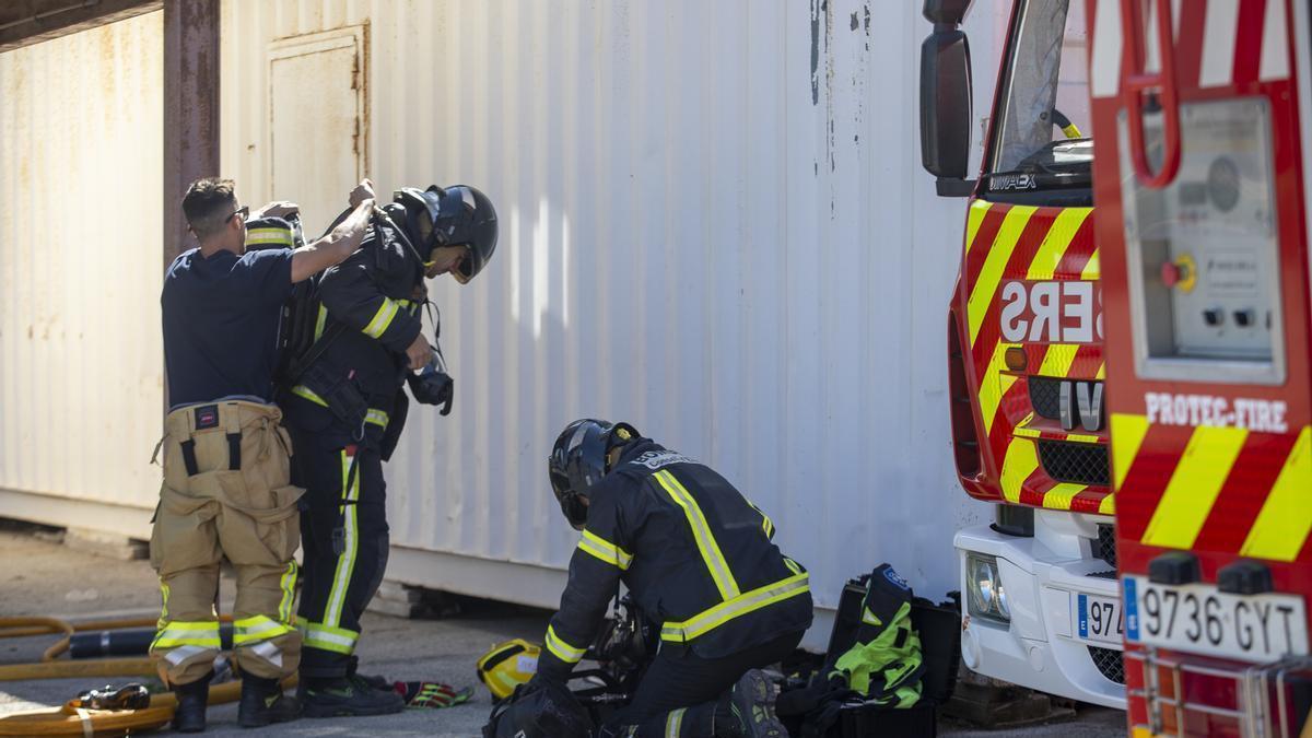 Foto de archivo de un efectivo de Bombers de Ibiza.