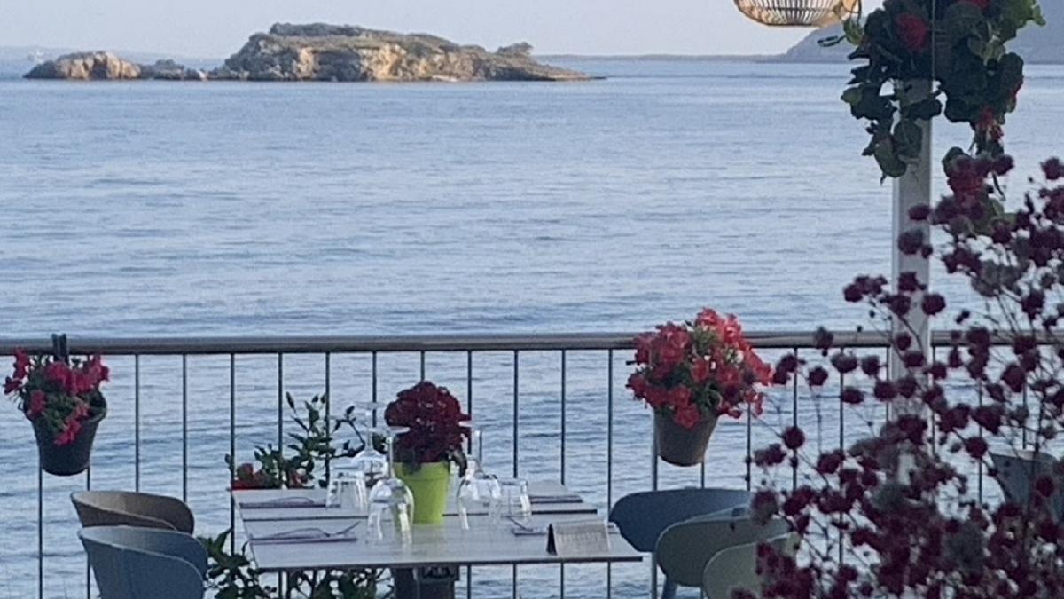 Las vistas al mar mediterráneo y a Formentera desde Soleado Restaurante son impresionantes