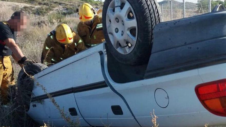 Una fallecida y cuatro heridos, dos graves, en un accidente múltiple en el acceso a Dénia