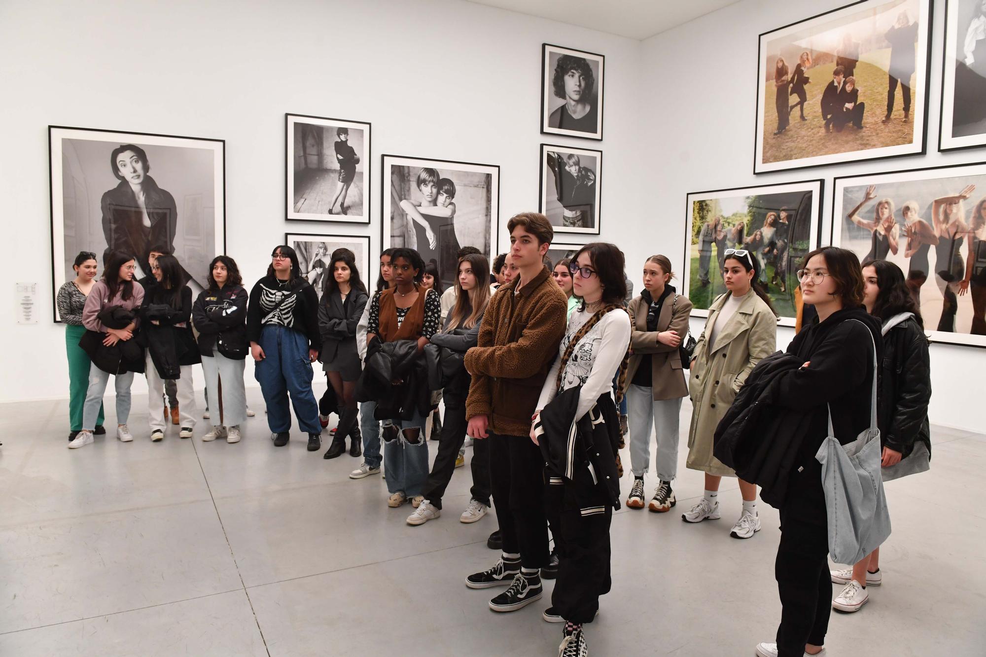 La 'gen Z' posa para Steven Meisel: taller de imagen en la exposición de fotografía de moda en A Coruña