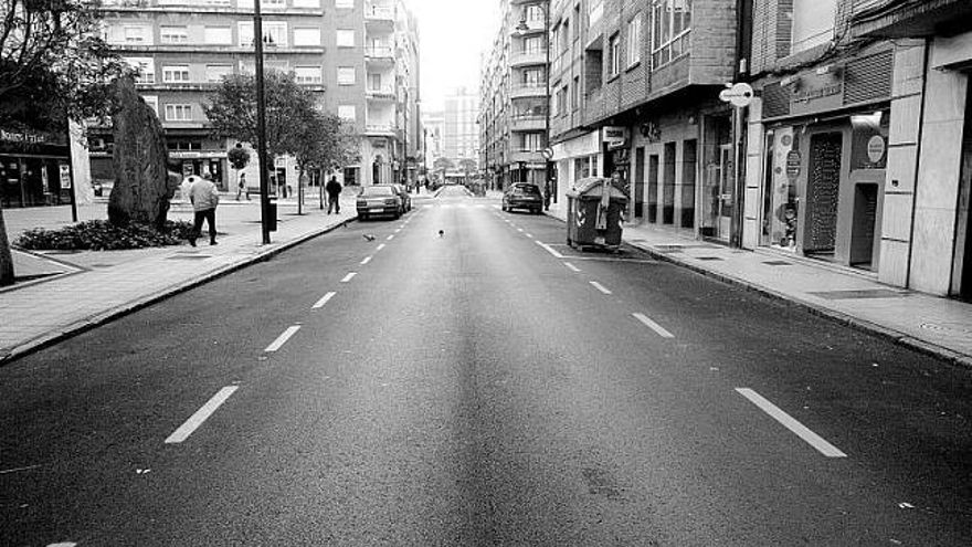 La zona azul de la calle José Cueto, semivacía a primera hora de la mañana de ayer.