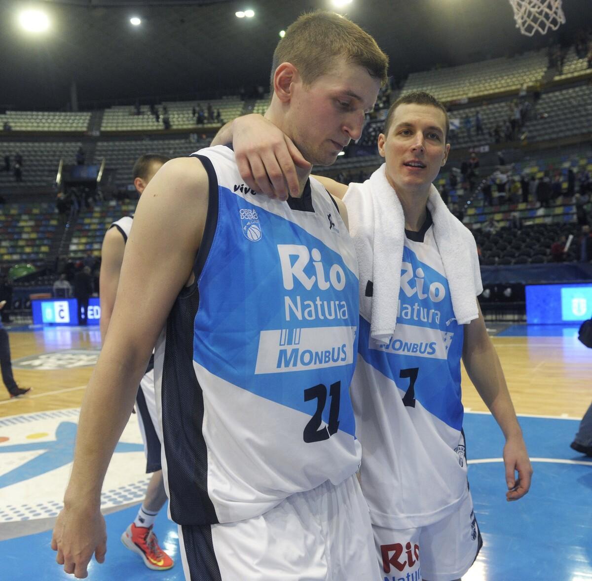 El fallo de Waczynski desde el tiro libre condenó al Obradoiro