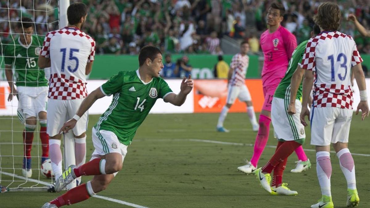 Chicharito es el máximo goleador de la historia de la selección de México
