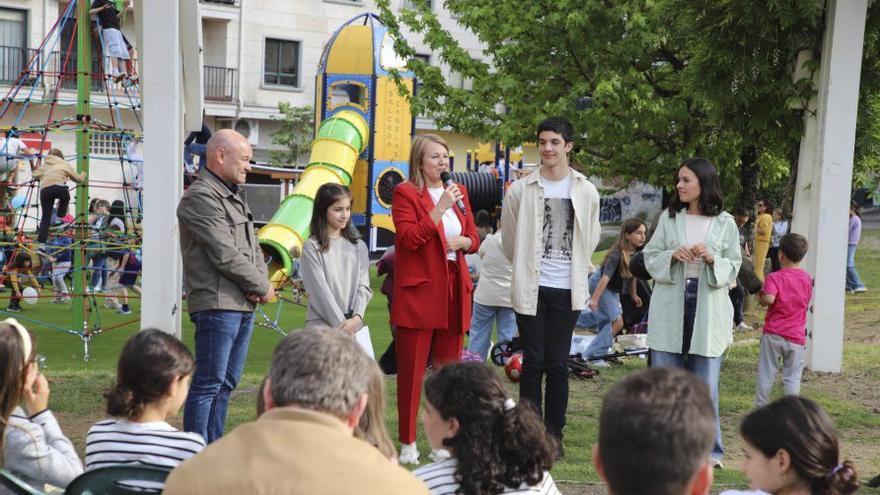 Salceda inaugura la mejora del Parque Raíña Aragonta que financió la Diputación