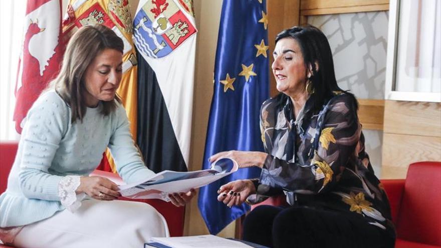 Nevado recibe a la presidenta del colegio de enfermería