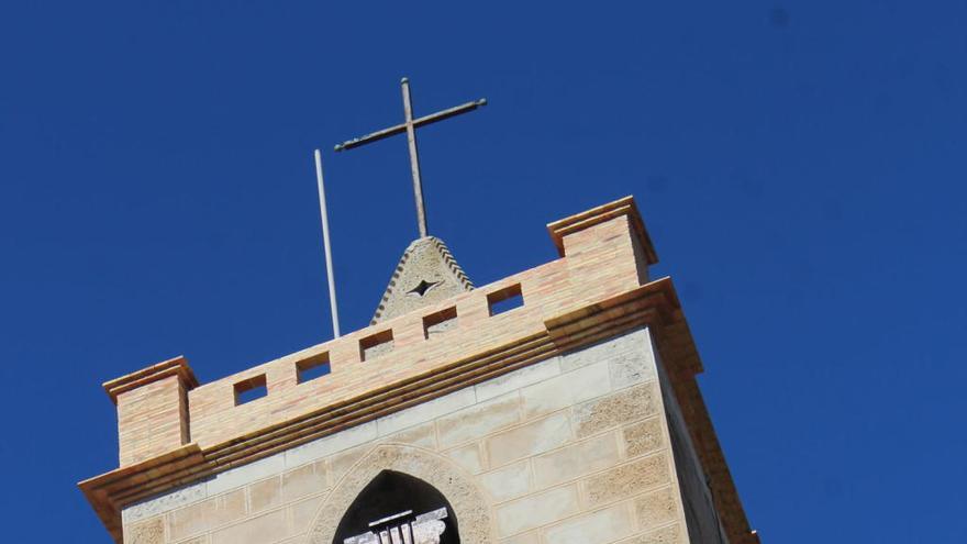 Benitatxell repara el pararrayos que desde hace 60 años protege al pueblo de las &quot;colosales tormentas&quot;