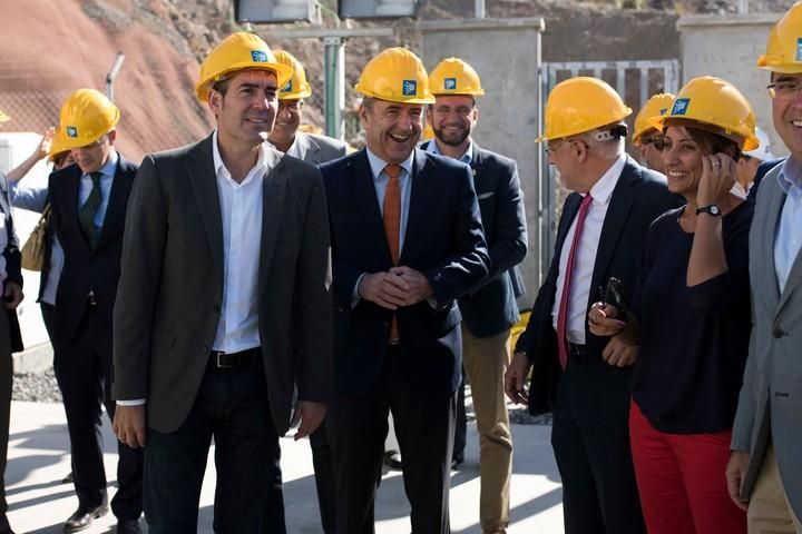 El Presidente D. Fernando Clavijo Batlle inaugura la subestación eléctrica Chira-Soria a 11 de Octubre de 2016. (Foto: Arturo Rodriguez/Presidencia GobCan)...Esta fotografía oficial del Gobierno de Canarias es solamente para uso editorial por medios de comunicación. La fotografía no puede ser manipulada de ninguna manera y no se puede utilizar en materiales comerciales y/o políticos, publicidad, correos electrónicos, productos, promociones que de alguna manera pueda sugerir la aprobación o respaldo del Presidente, o el Gobierno de Canarias.