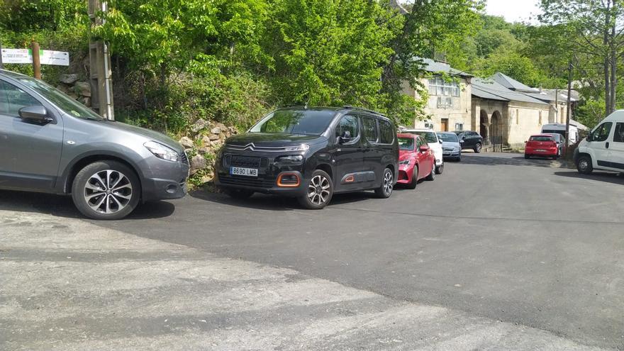 Sotillo de Sanabria, &quot;hasta la bandera&quot; de coches