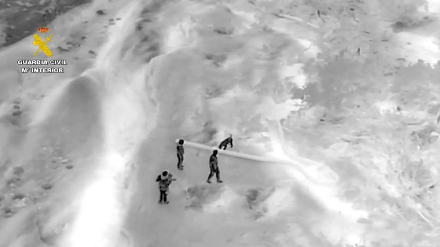 La Guardia Civil busca desaparecidos en lugares donde arrasó la DANA