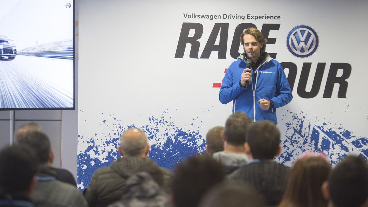 Andy Soucek en la Volkswagen Escuela R Advance