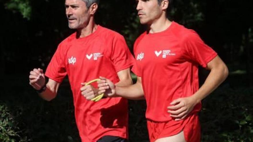 Martín Fiz, el corredor guía de Pablo Cantero, en pleno entrenamiento.