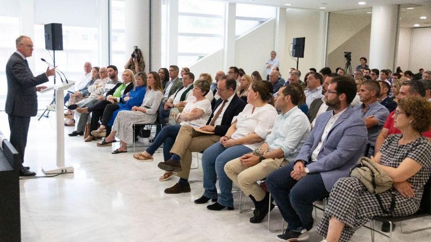 El PP regional apoya la negociación con Foro para un gobierno de centroderecha en Gijón