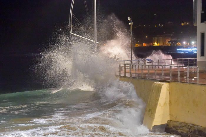 Oleaje en Las Canteras