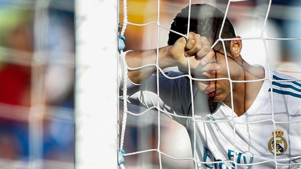 Cristiano Ronaldo se lamenta tras una ocasión fallida