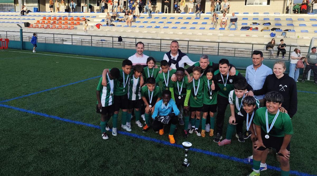 Equipo del Teis, ganador en la categoría alevín.