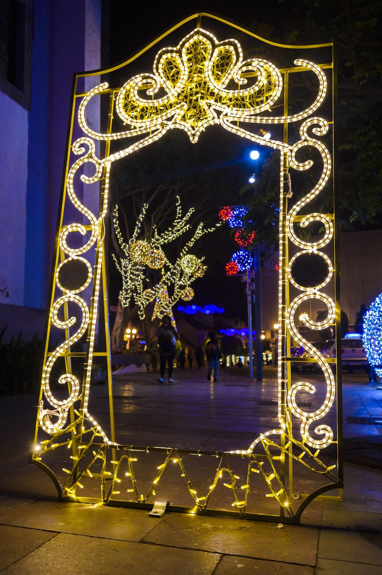 Alumbrado navideño en la zona comercial de San Gregorio, en Telde