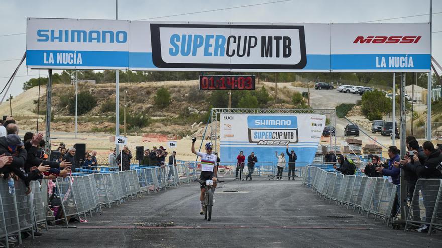 Tom Pidcock vence en la Shimano Super Cup Massi La Nucía