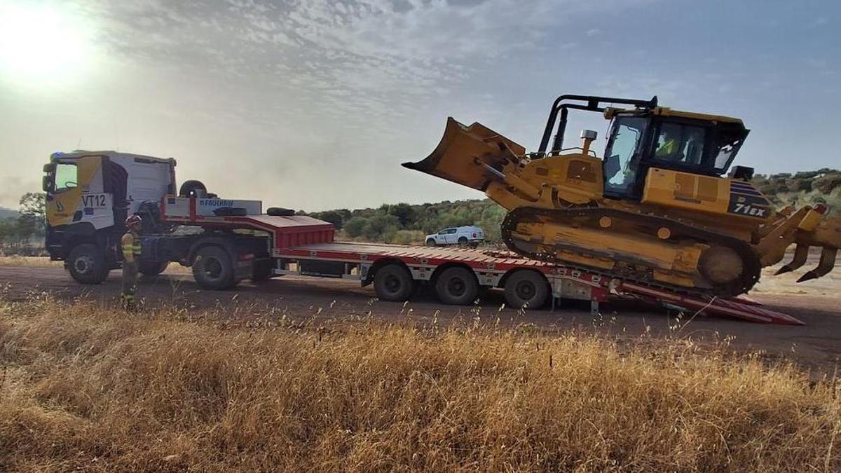 La Junta envía medios a los incendios de Ávila y Madrid