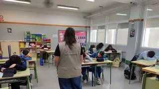 Estar donde hace falta: Mochileras RIEntes, el proyecto que acompaña a personas afectadas por la dana
