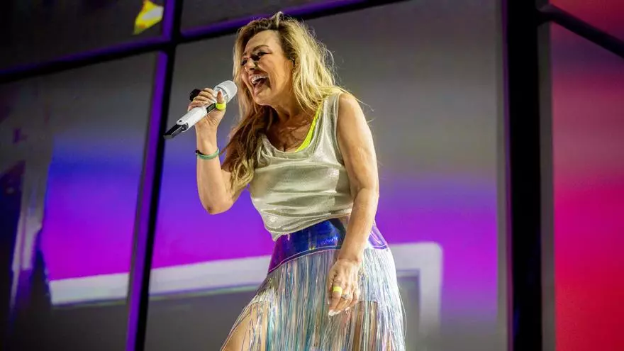 Amaia Montero canta 'Muñeca de trapo' en el primer concierto de La Oreja de Van Gogh en Madrid