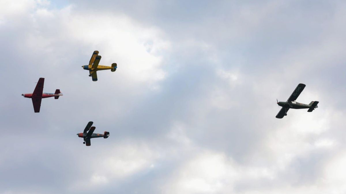 Acrobacias aéreas, drones y espectáculo llenan el cielo de Salou en la Festa al Cel 2025