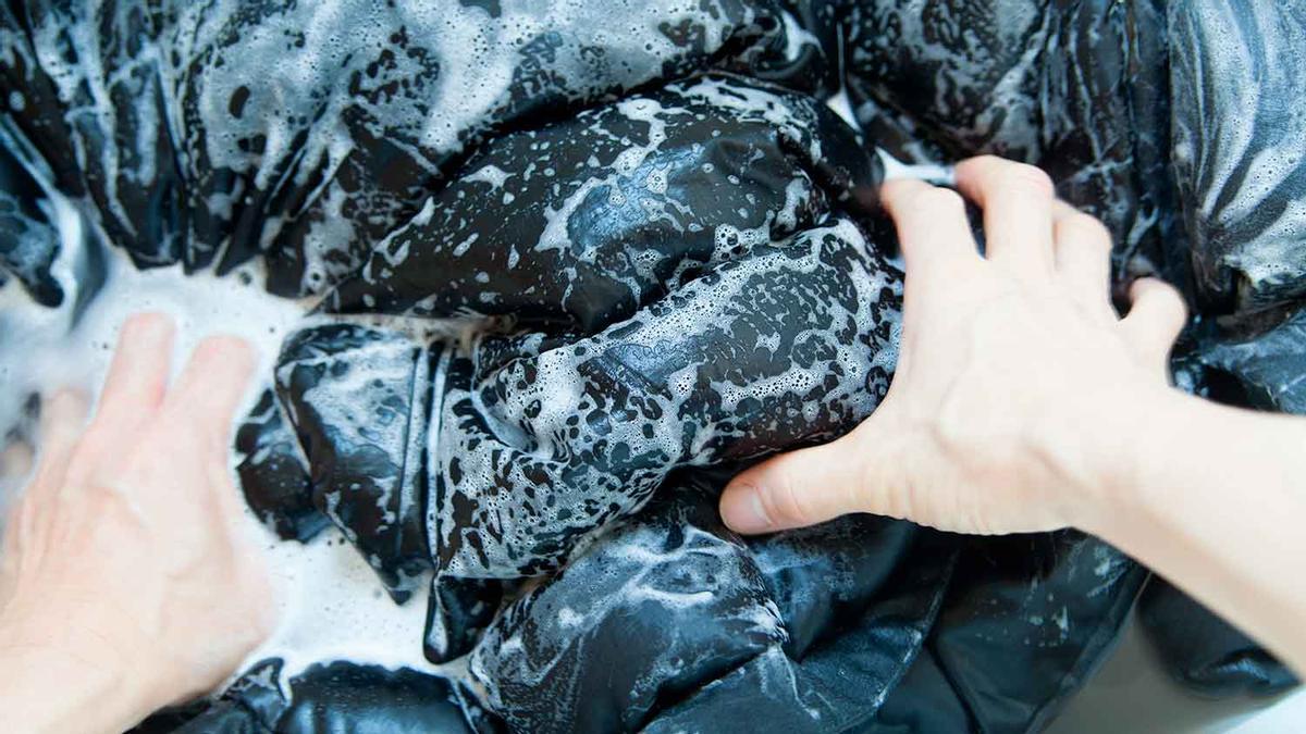 Colas en Lidl para conseguir ya el soplador de aire inalámbrico que deja los plumíferos y anoraks de invierno como nuevos después de meterlos en la lavadora: adiós a la secadora