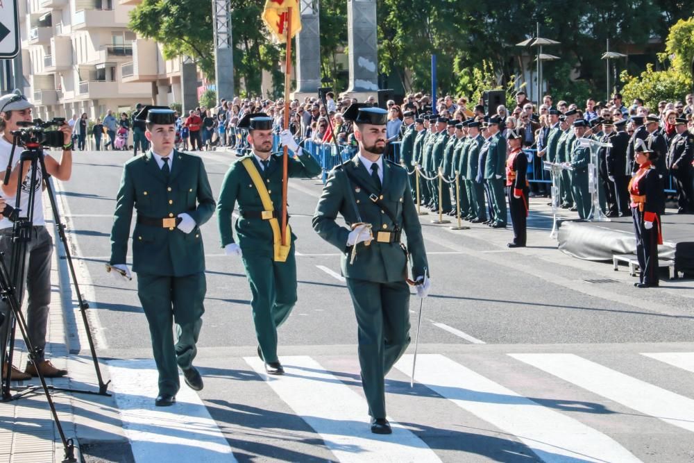 El Ayuntamiento rindió homenaje a la presencia de la Guardia Civil en Orihuela y su 175 aniversario con el descubrimiento de un monumento