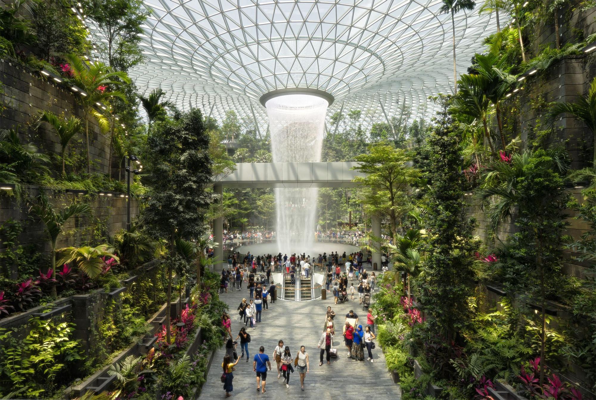 El aeropuerto de Changi, Singapur, es uno de los más impresionates del mundo