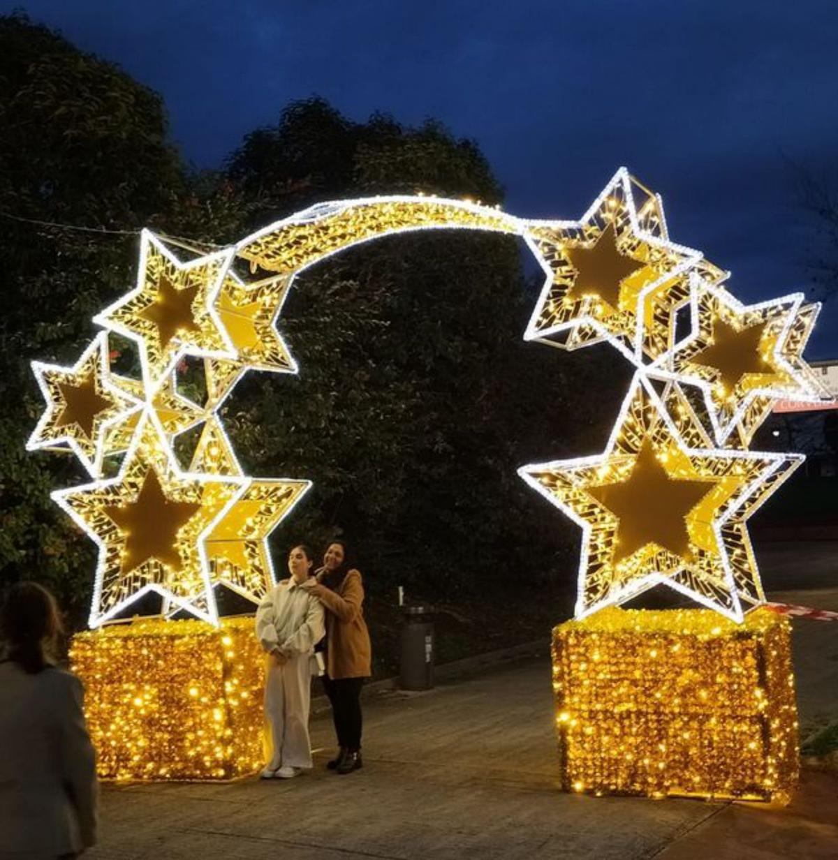 Una estela de luz recorre Corvera