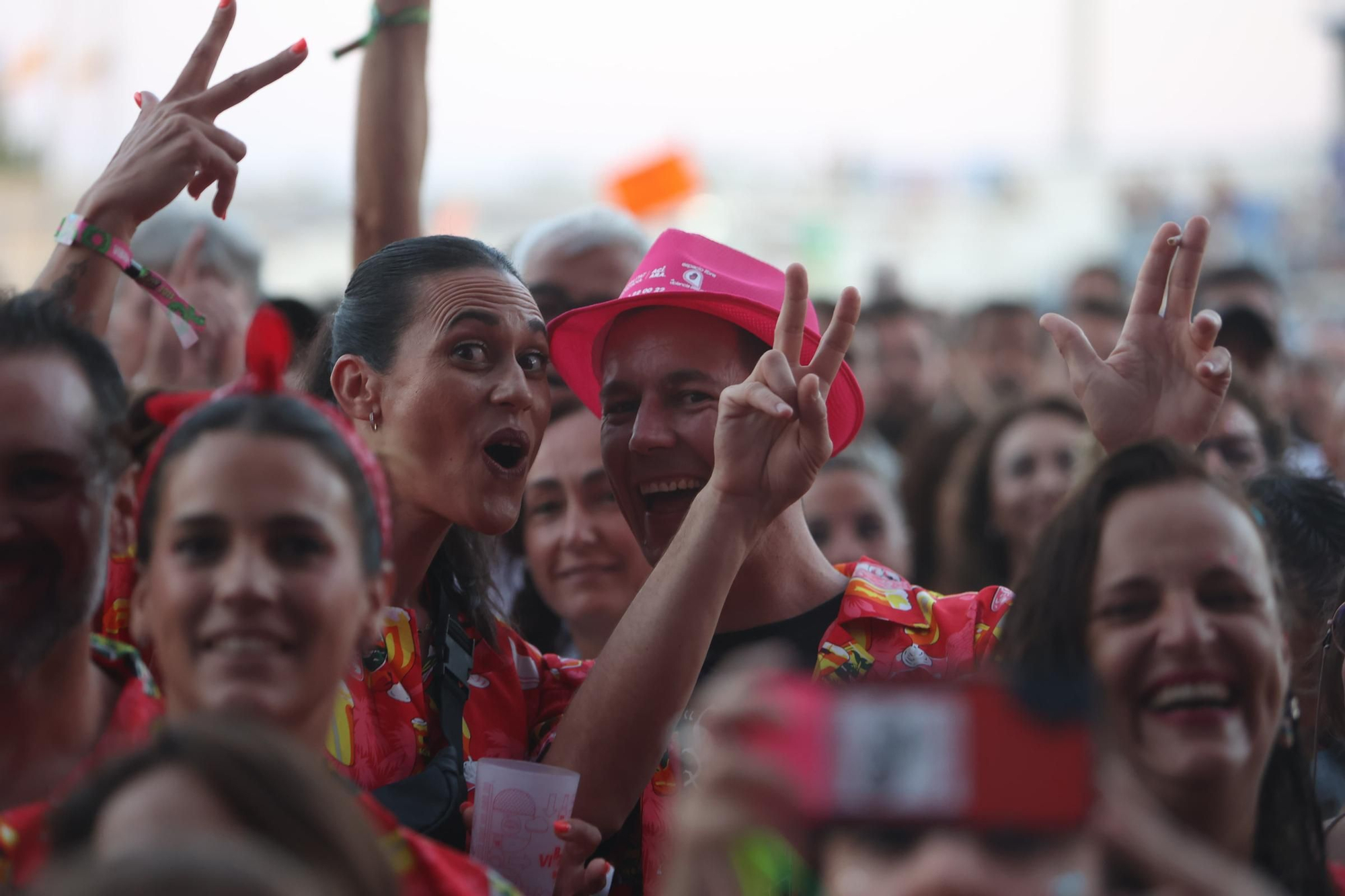 El broche final del Low Festival Benidorm en su 15º aniversario, en imágenes