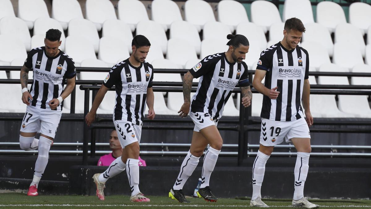 Víctor García, Jorge Fernández, Marc Mateu y Josep Señé, en un partido en Castalia.