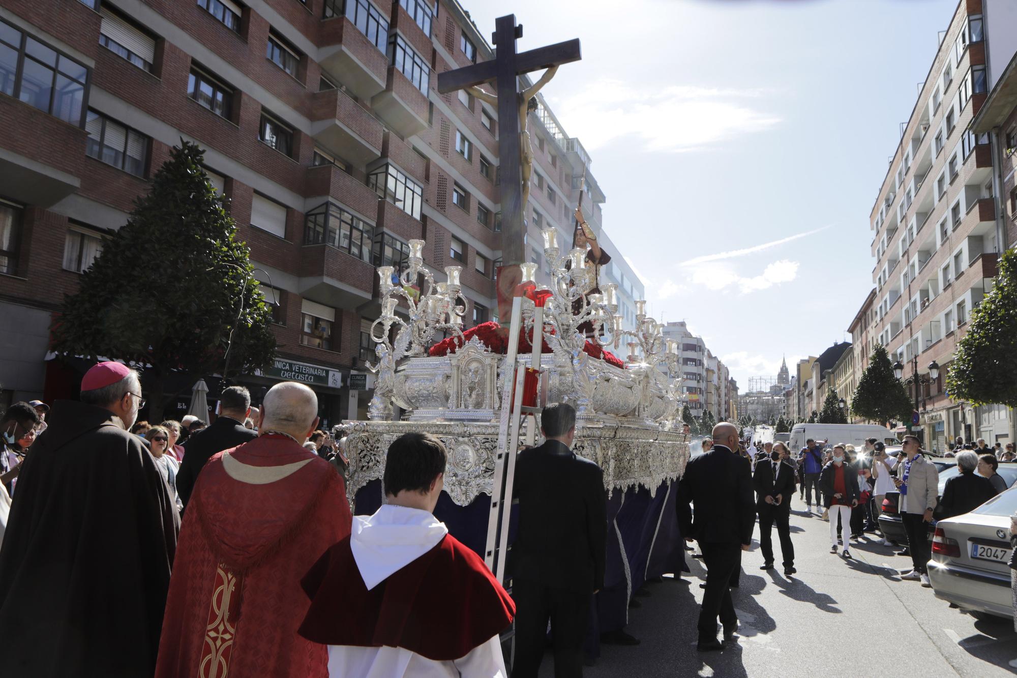 EN IMÁGENES: Así fue la procesión de los Estudiantes en Oviedo