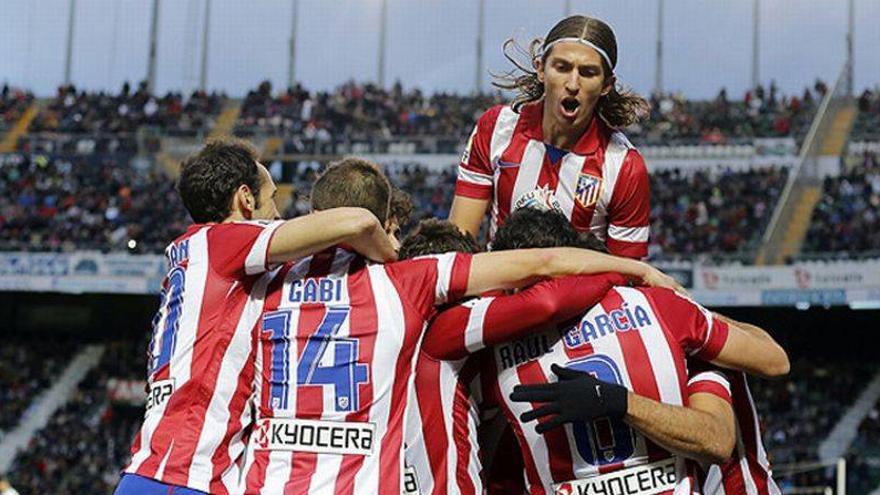 El Atlético sentencia a un buen Elche y se coloca colíder (0-2)