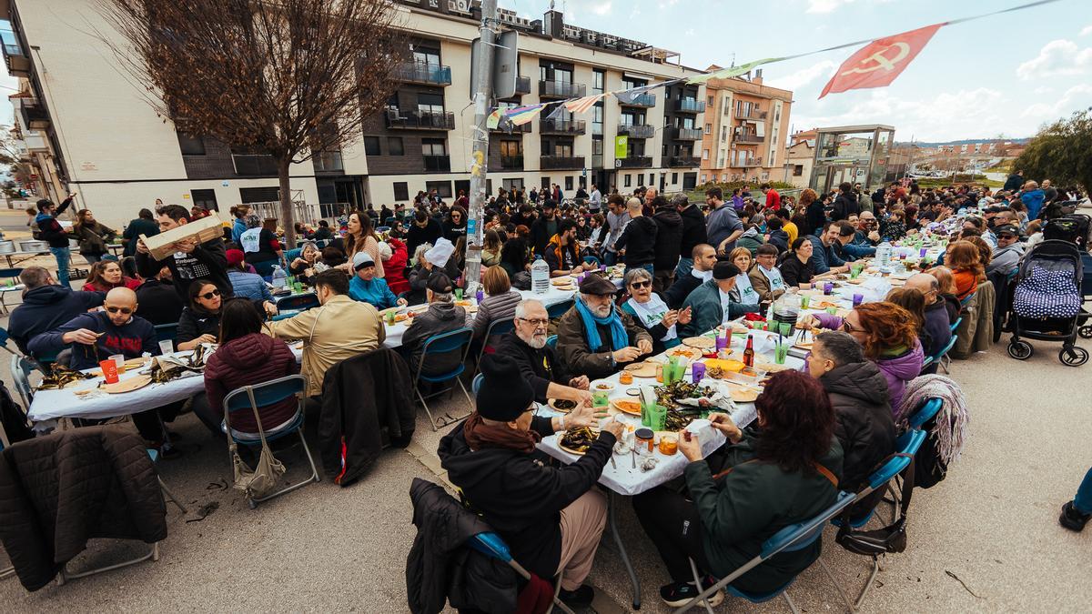 Imagen de la 'calçotada' popular de Sabadell