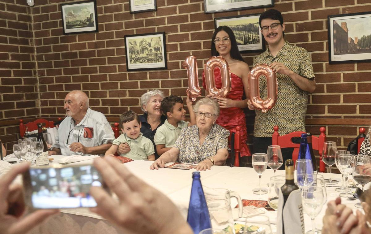 Una celebración centenaría de Ángeles Vidal