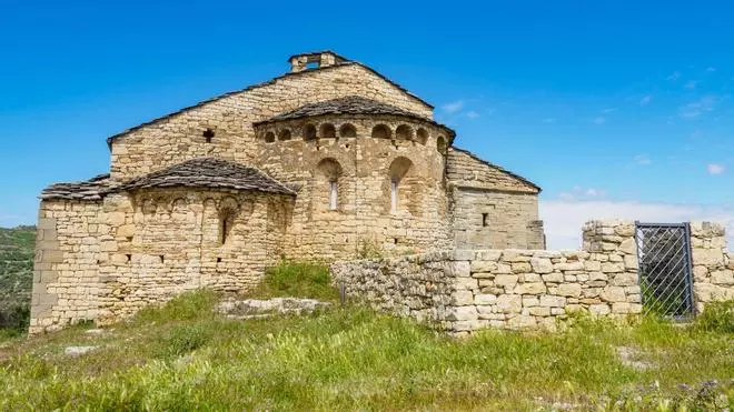 El desconocido pueblo de Cataluña con un solo habitante, un monasterio y un castillo
