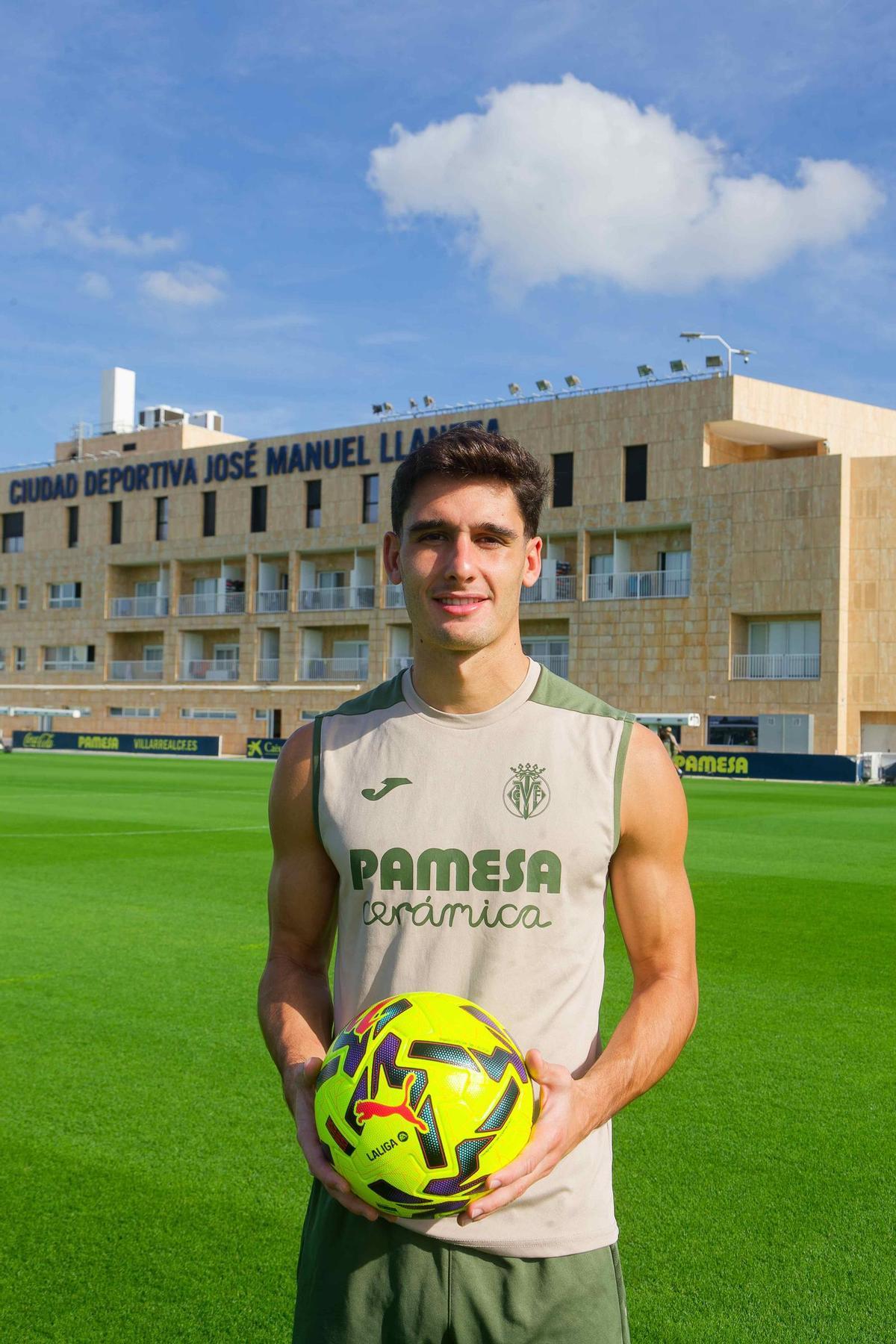 Sergi Cardona atendió a 'Mediterráneo' en el Mini Estadi de la Ciudad Deportiva del Villarreal CF.